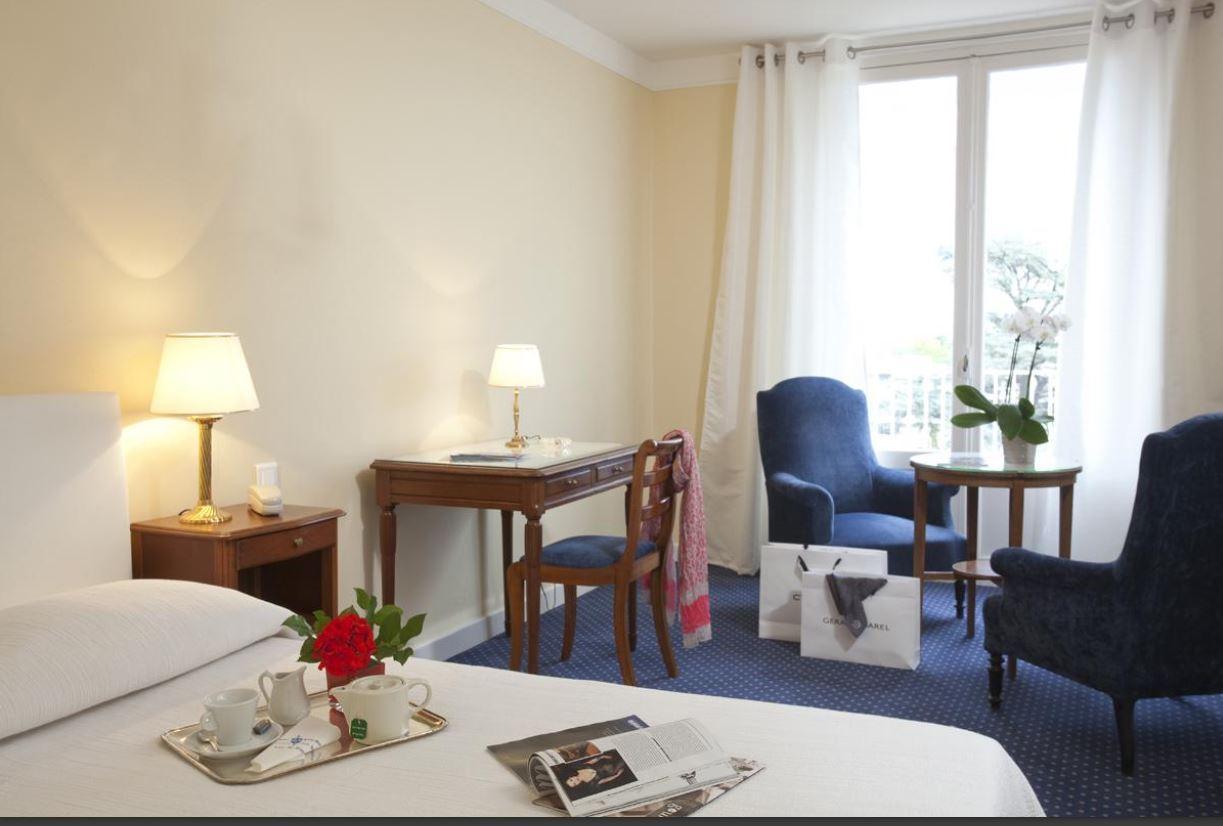 Logis Hotel Royal Saint-Mart 호와야 외부 사진