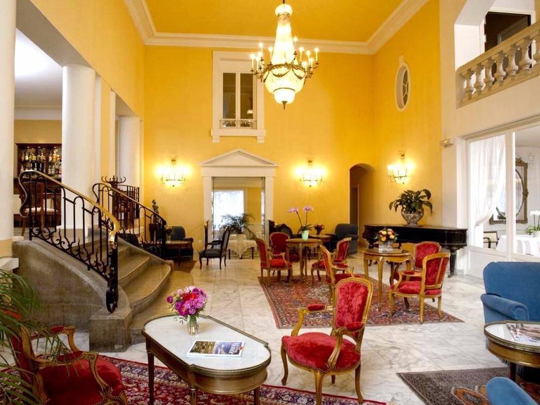 Logis Hotel Royal Saint-Mart 호와야 외부 사진