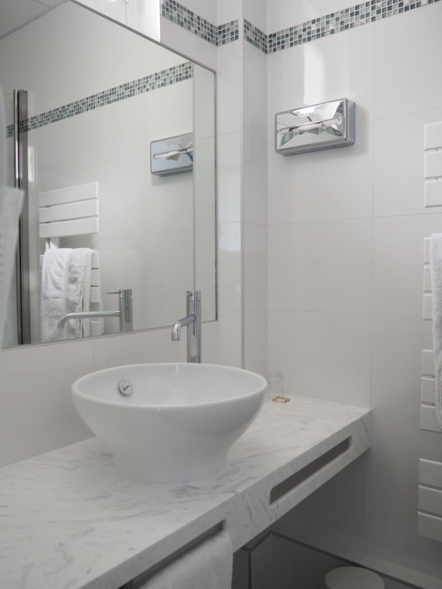 Logis Hotel Royal Saint-Mart 호와야 외부 사진