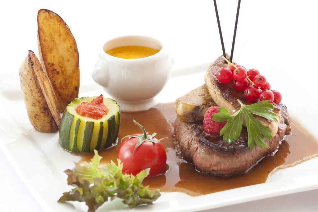 Logis Hotel Royal Saint-Mart 호와야 외부 사진